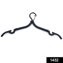 Portable & Foldable Multicolor Plastic Hangers (1pc) - Justgrabit Inc.