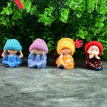 Decorative Resin Monk Buddha Showpiece Set of 4 with Traditional Straw Hats - justgrabit.in | Just Grab It