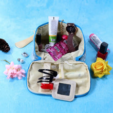PORTABLE MAKEUP BAG WIDELY USED BY WOMEN’S FOR STORING THEIR MAKEUP EQUIPMENT’S AND ALL WHILE TRAVELLING AND MOVING. - Justgrabit Inc.