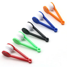 5 Pc Goggle Cleaner With Box used for cleaning glasses and goggles and can be used in all kinds of places like household and official. - Justgrabit Inc.
