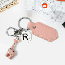 Charming Giraffe Keychain – A Touch of Whimsy for Your Everyday Essentials (1 Pc) - Justgrabit Inc.