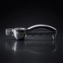 Supermom Aluminum Lemon Squeezer (1 Pc) - Justgrabit Inc.
