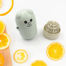 Manual Citrus Juicer (Portable & Food - Grade Plastic, 1 Pc - justgrabit.in | Just Grab It