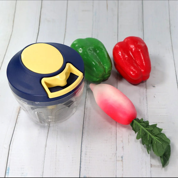 Chopper with Blades for Effortlessly Chopping Vegetables and Fruits for Your Kitchen (650ml) - Justgrabit Inc.