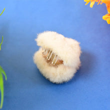 Hair Claw Clips, Plastic Fluffy Hair Claw Hair (1 Pc), Hair accessories - Justgrabit Inc.