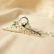 Elegant Floral Pearl Chain Hair Claw Clip (1 Pc) - justgrabit.in | Just Grab It