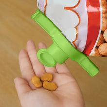 Food Storage Sealing Clip Solid Color Seal Pour Bag Clip Snack Bag Clip Food Bag Sealing Clip Sealing Clamp with Cap Kitchen Chip Bag Clips (1 Pc) - Justgrabit Inc.