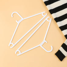 Plastic Clothes Hangers – Set of 6 - justgrabit.in | Just Grab It
