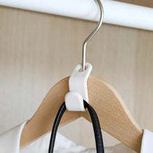 Plastic Clothes Hanger with Non - Slip Pad - Justgrabit Inc.
