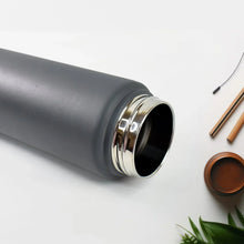 Stainless Steel Double Walled Vacuum Insulated Water Bottle (Mix Design 1 Pc) - Justgrabit Inc.