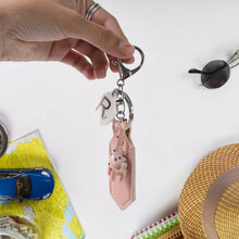 Charming Giraffe Keychain – A Touch of Whimsy for Your Everyday Essentials (1 Pc) - Justgrabit Inc.
