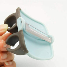Hand Palm Peeler with Rubber Grip for Fruits & Vegetables - justgrabit.in | Just Grab It