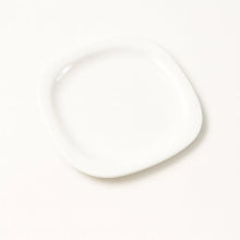 Plastic Square Dinner / Serving Plate – 20 cm (1 Pc) - justgrabit.in | Just Grab It