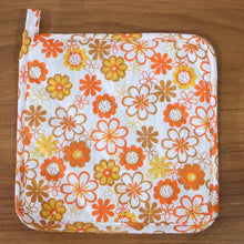 Kitchen Heat Resistant Quilted Pot Holder & Oven Mitt Pad (1 Pc / 16x16 Cm) - justgrabit.in | Just Grab It