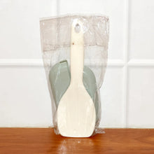 Automatic Open & Close Kitchen Rice Spoon Holder with Dust Cover - justgrabit.in | Just Grab It