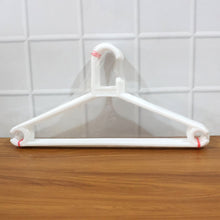 Plastic Clothes Hangers – Set of 6 - justgrabit.in | Just Grab It