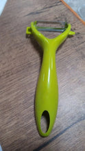 Kitchen Stainless Steel Vegetable and Fruit Peeler - Justgrabit Inc.
