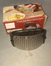 Stainless Steel Garlic Presser / Crusher (Multicolor) - Justgrabit Inc.