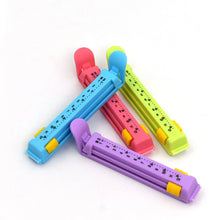 Small Multipurpose Food Snack Plastic Bag Clip Sealer / Packet Sealer Clamps / Manual Vacuum Bag Sealer / Food Pouch Clip / Bag Zipper / Food Clips Sealer for Home Kitchen, Set of 4 (Multicolor) - Justgrabit Inc.