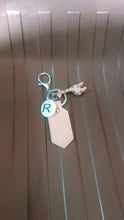 Charming Giraffe Keychain – A Touch of Whimsy for Your Everyday Essentials (1 Pc) - Justgrabit Inc.