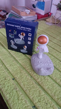 Mobile Holder Astronaut Phone Stand Planet Creative Fun 3D Design (1 Pc / Mix Design) - justgrabit.in | Just Grab It