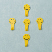 5 PC ADHESIVE HOOK FOR HOLDING STUFFS,KEY AND OTHER ITEMS - Justgrabit Inc.
