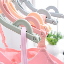 Portable & Foldable Multicolor Plastic Hangers (1pc) - Justgrabit Inc.