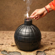 Pinata Bomb Cake used for birthday parties of kids and people. - Justgrabit Inc.