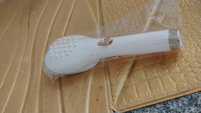 Self - Cleaning Anti - Static Massage Comb (1 Pc) - justgrabit.in | Just Grab It