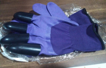 Garden Farming Gloves With Hand Fingertips & Plastic Claws (1 Pair) - Justgrabit Inc.