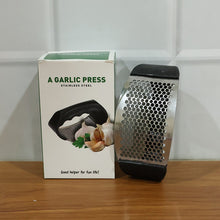 Premium Curved Garlic Press Crusher (1 Pc) - justgrabit.in | Just Grab It