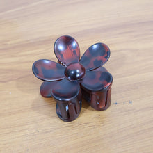Elegant Plastic Flower Hair Clip (1 Pc / Mix Color) - justgrabit.in | Just Grab It