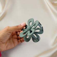 Flower Shaped Hair Claw Clip – 1 Pc - justgrabit.in | Just Grab It
