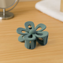 Flower Shaped Hair Claw Clip – 1 Pc - justgrabit.in | Just Grab It