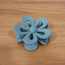 Flower Shaped Hair Claw Clip – 1 Pc - justgrabit.in | Just Grab It