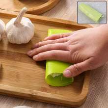 Silicone Garlic Peeler Tube Easy Hand Roller Peeling Tool (1 Pc) - justgrabit.in | Just Grab It