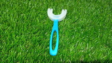 U - Shaped Toothbrush for Kids Manual Whitening Toothbrush Silicone Brush Head for Kids Children Infant Toothbrush For 2 - 6 Years - Justgrabit Inc.