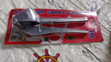 Garlic Press All Aluminum Easy to Use with Light Weight without Difficulty Cooking Baking, Kitchen Tool, Safe - justgrabit.in | Just Grab It