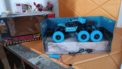 Rock Climber Car, 8 Wheels Climbing Car (1 Pc / Remote Battery Not Included) - Justgrabit Inc.